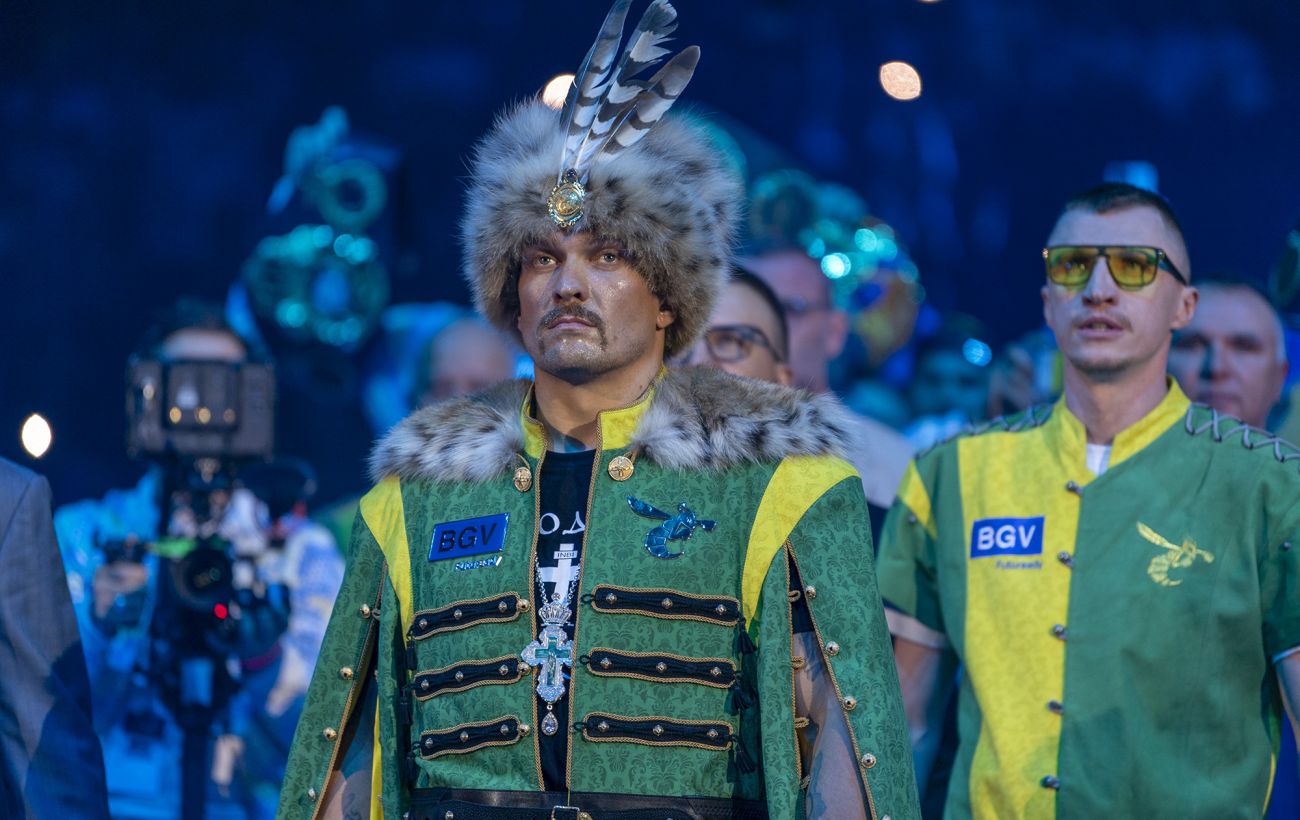 Зображення новини: Усик за мільйон доларів віддав свій пояс WBC: відомо, хто купив трофей і куди підуть гроші