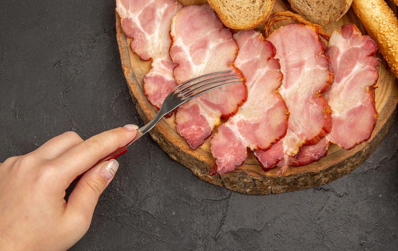 Зображення новини: Чому дорога шинка псується за два дні: помилка, яку роблять майже всі українці