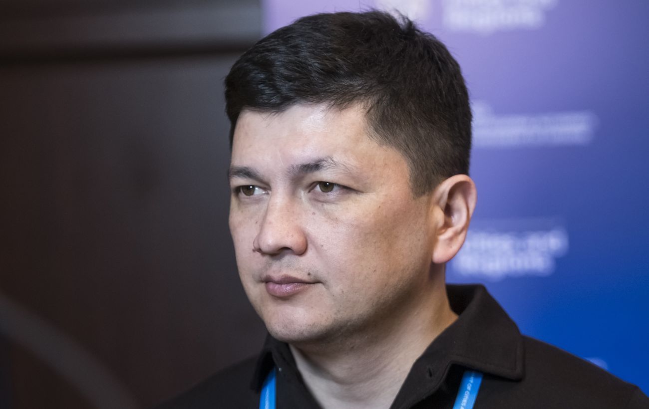 Зображення новини: РФ вдарила КАБами по одному з районів Миколаєва: поранено чоловіка, зруйновані склади