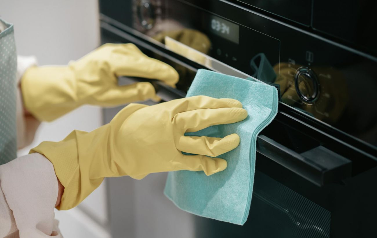 Зображення новини: Чиста духовка без хімії: як позбутися пригорілої їжі та неприємного запаху