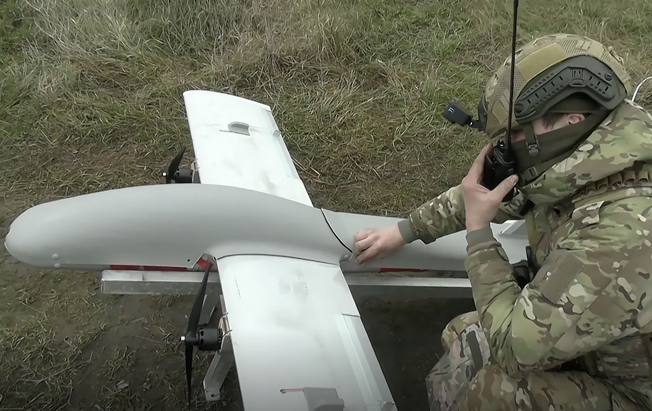Зображення новини: РФ почала встановлювати Starlink на дрони "Молнія": у ГУР назвали причину