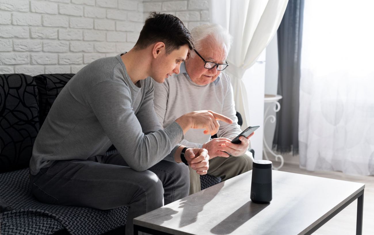 Зображення новини: Послуги без черг: хто і як може замовити додому "цифрову валізу" ЦНАП