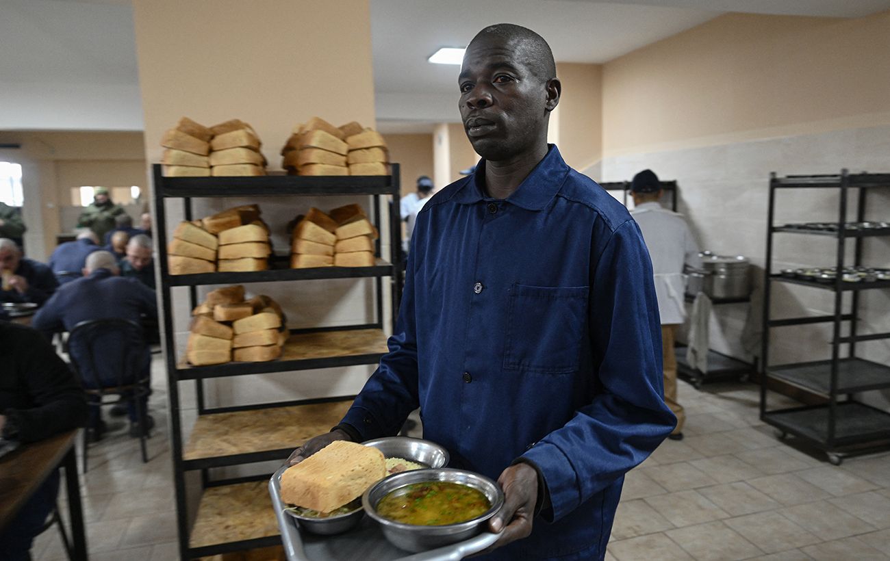 Зображення новини: З VIP-охорони до окопів на Донбасі: Reuters розкрив схему вербування іноземців до армії РФ