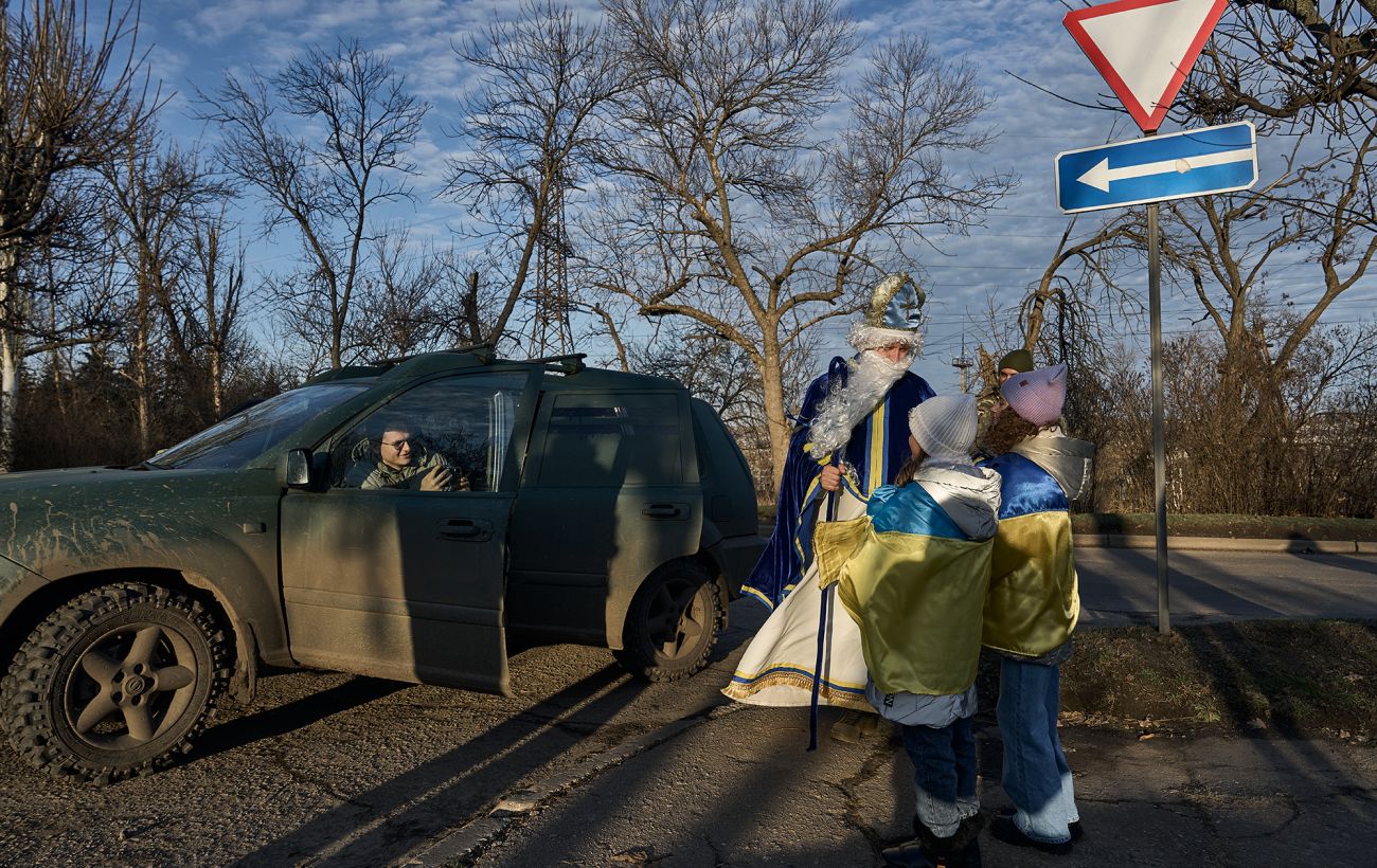 Зображення новини: "Різдвяний портал" у Києві: як передати подарунки військовим на фронт