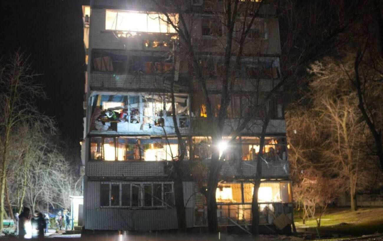 Зображення новини: У Запоріжжі після удару РФ є постраждалі: фото наслідків атаки