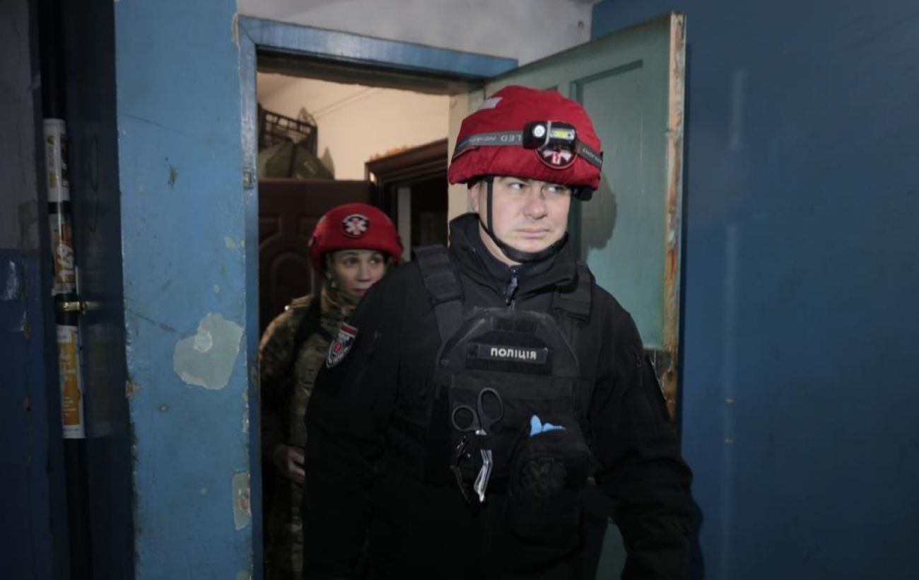 Зображення новини: Нічний обстріл Запоріжжя: пошкоджені понад десяток будинків, заклад освіти та авто (фото)