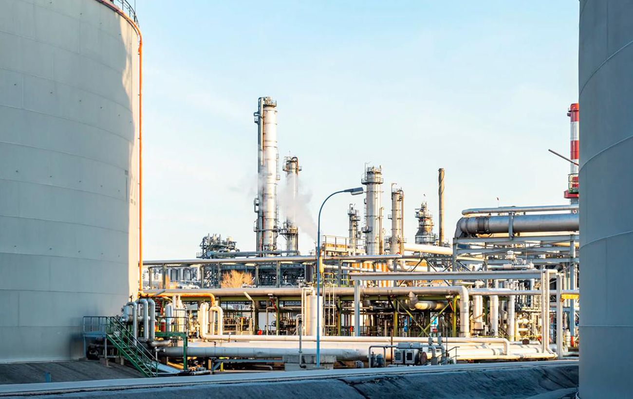 Зображення новини: Новошахтинський НПЗ в Росії горить після вибухів (фото та відео)