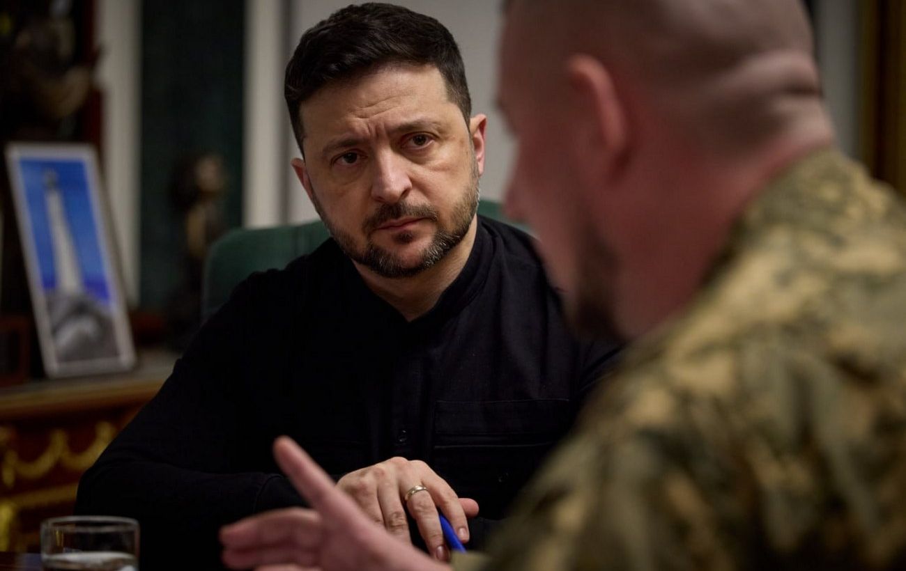 Зображення новини: Фронтові позиції та бойові підрозділи ЗСУ будуть посилюватись, - Зеленський