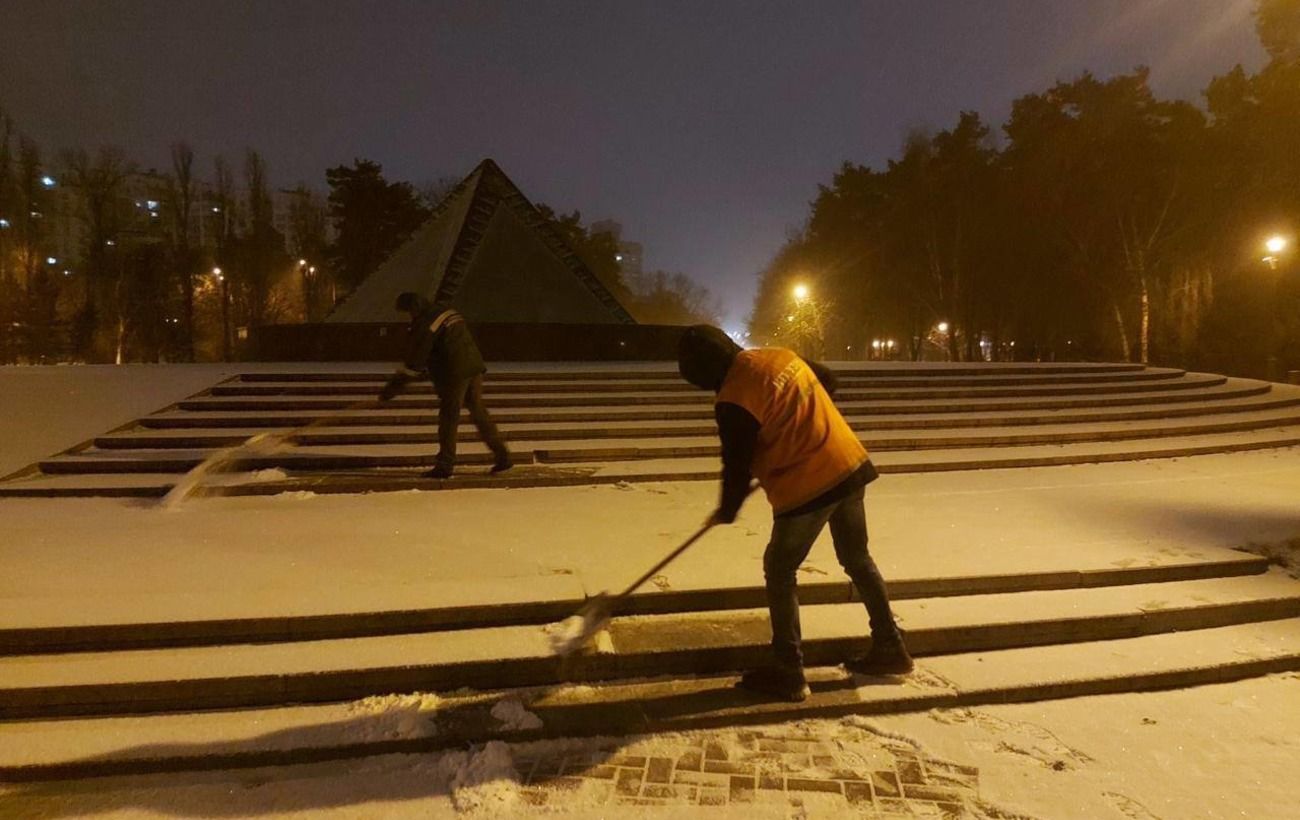 Зображення новини: Київ засипає снігом: перші фото і відео з міста