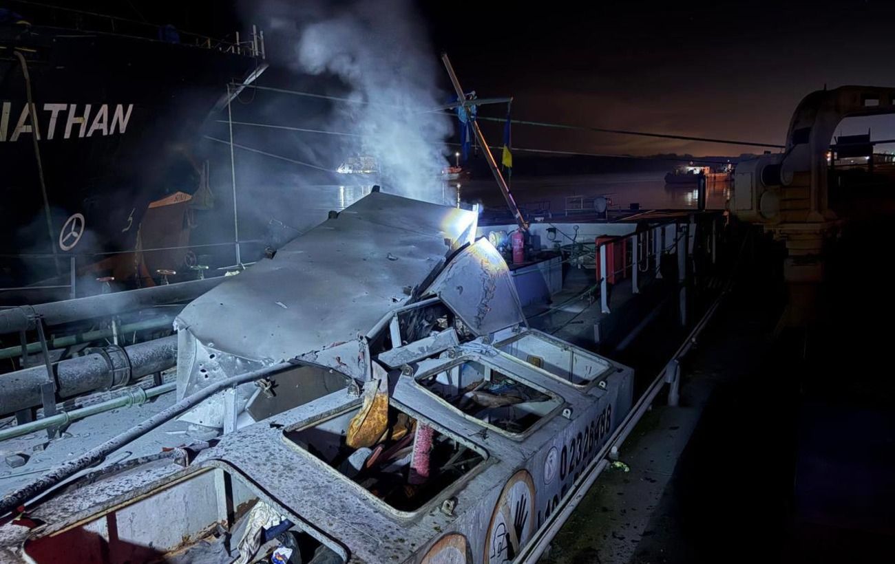 Зображення новини: Росіяни всю ніч били по портах та енергооб'єктах Одещини: у регіоні перебої зі світлом