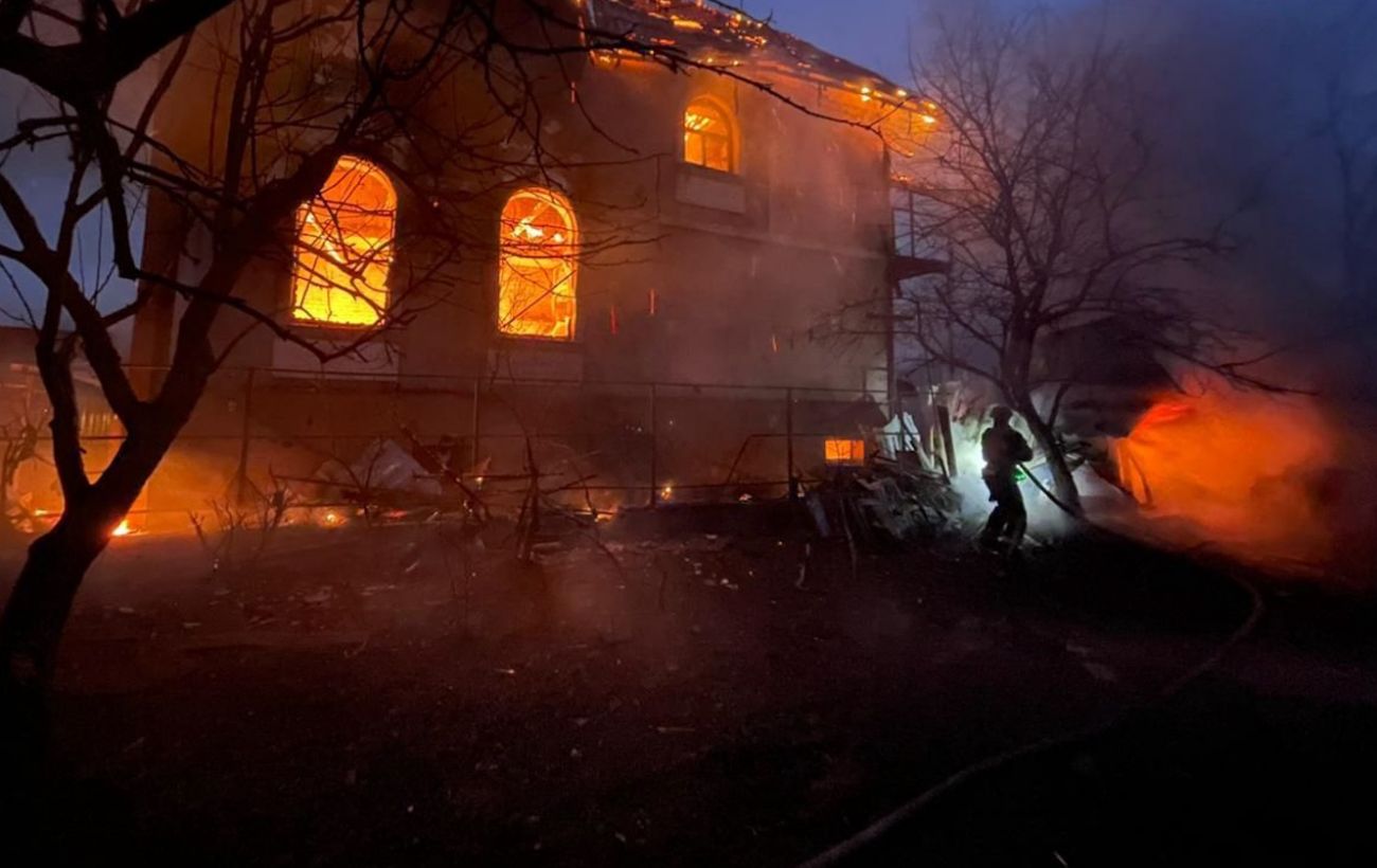 Зображення новини: Зруйновані будинки, двори у склі: репортаж РБК-Україна з місць прильотів у Києві