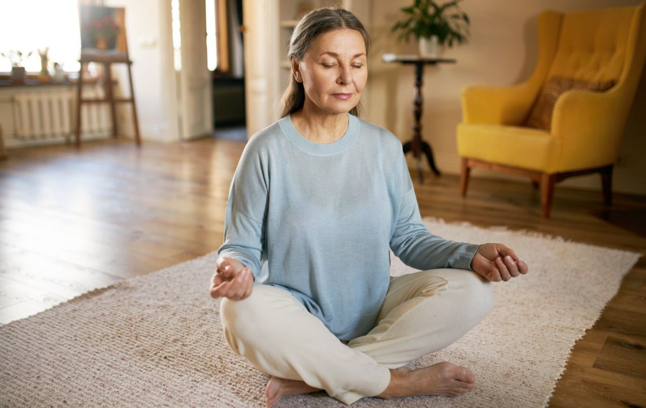 Зображення новини: Ця поза з йоги корисна для жінок 50+: ось чому