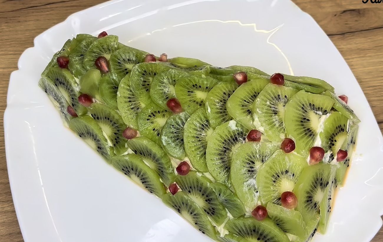 Зображення новини: Справжній хіт столу! Готуємо новорічний салат-ялинку: дуже простий рецепт