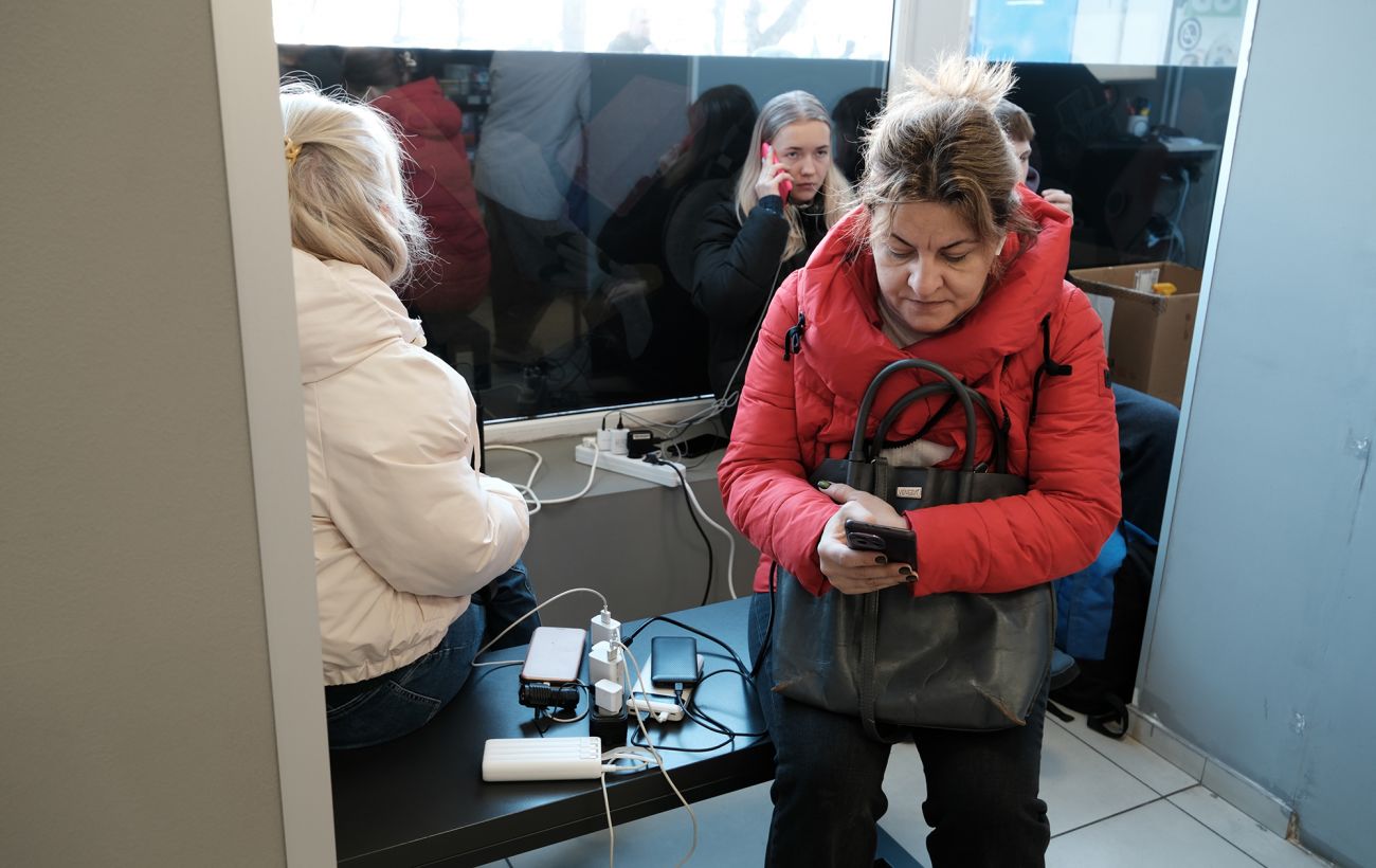 Зображення новини: Відключення світла в Україні: де сьогодні діють аварійні, а де - за графіками