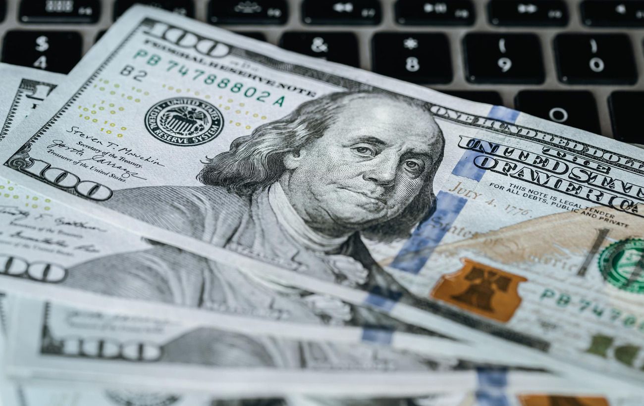 Зображення новини: Офіційний курс долара і євро зріс на 17-20 копійок