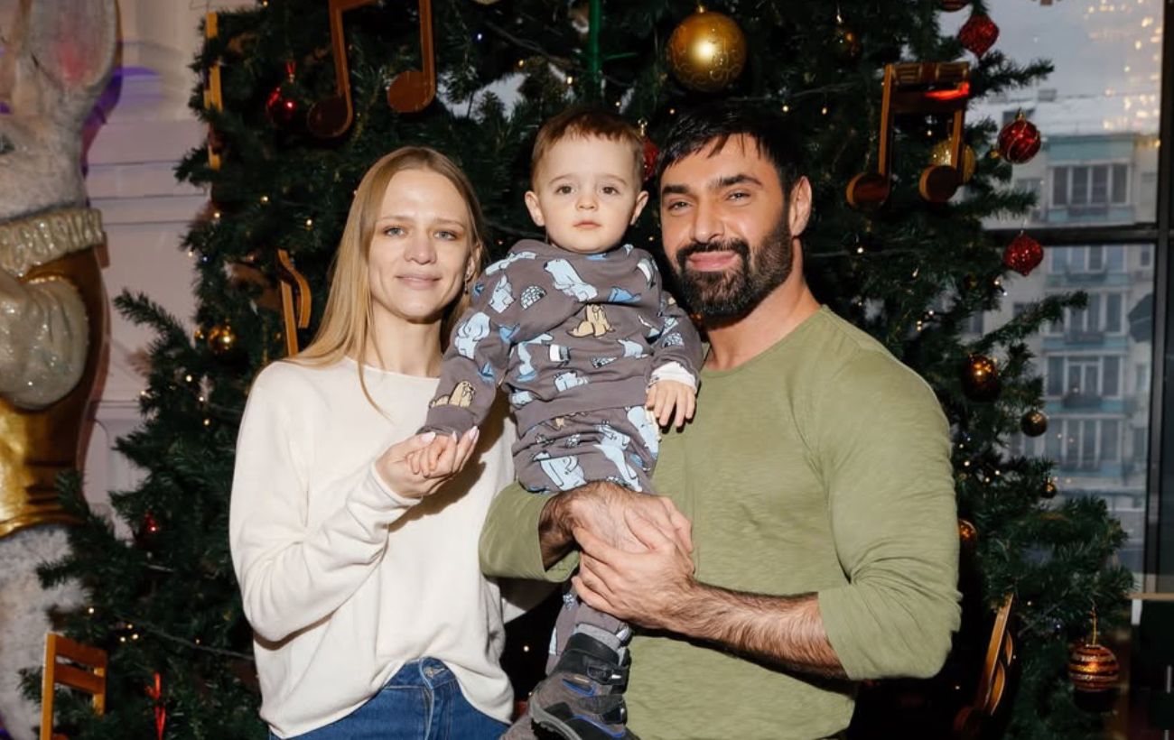 Зображення новини: Дружина Козловського про нічний обстріл Києва: "Встигла закрити дитині вуха"