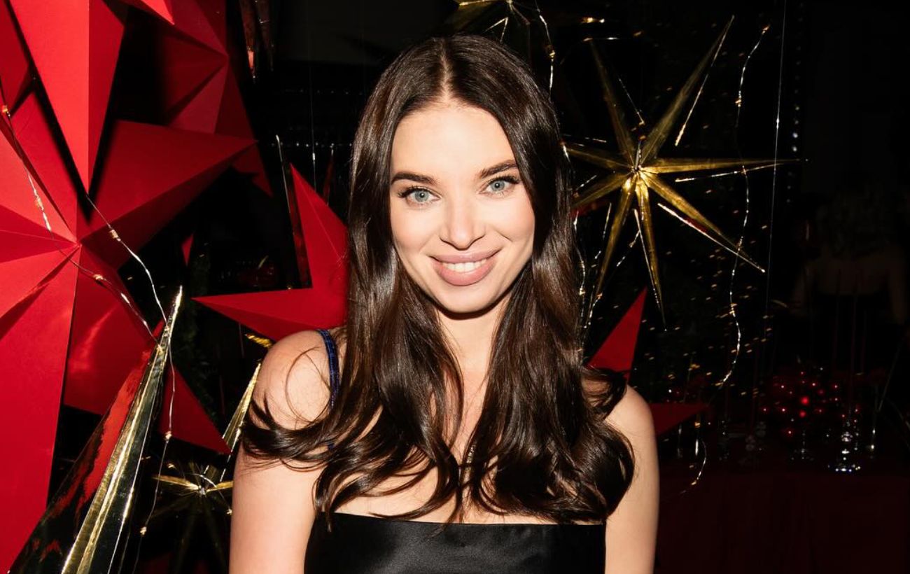 Зображення новини: Вечірні сукні та червоні ботфорти: дружина Усика показала сміливі образи