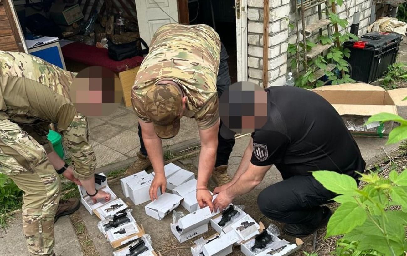 Зображення новини: На Донеччині викрили військових, які вкрали понад 47 млн гривень на закупівлях дронів
