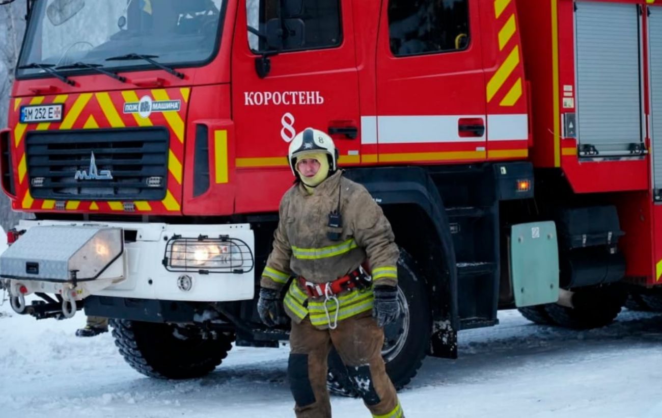 Зображення новини: Росіяни вдарили по критичній інфраструктурі на Житомирщині: виникла пожежа (фото)