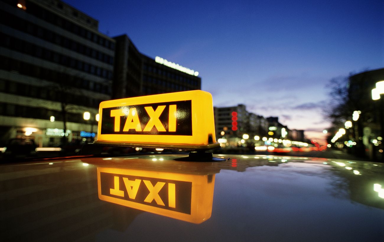 Зображення новини: Таксі працюватиме в комендантську годину в Києві: коли почне