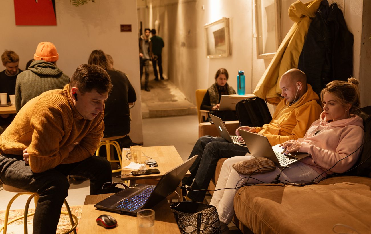 Зображення новини: Університети відкрили майже 150 пунктів підтримки: де можна зігрітися і підзарядитися