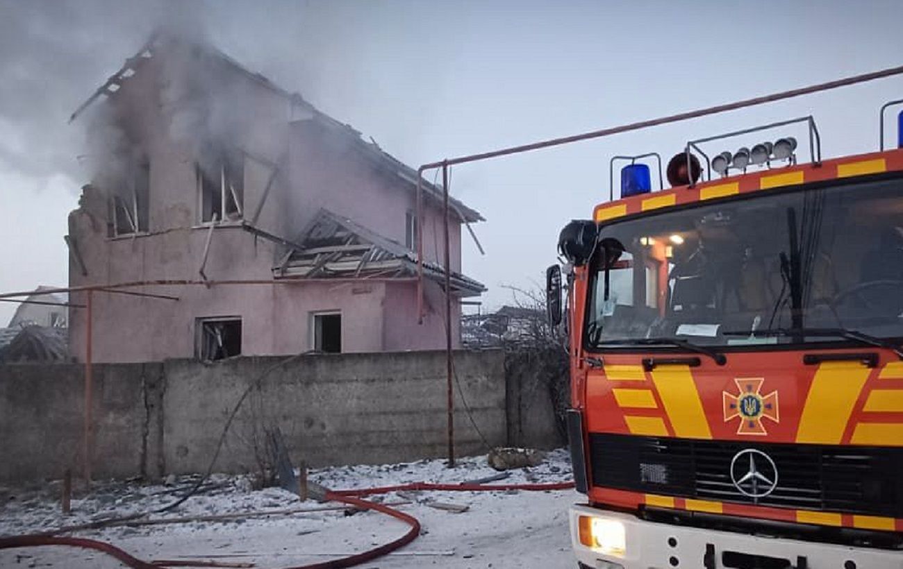 Зображення новини: Росіяни атакували Одещину: загорівся склад та житлові будинки, є постраждалий