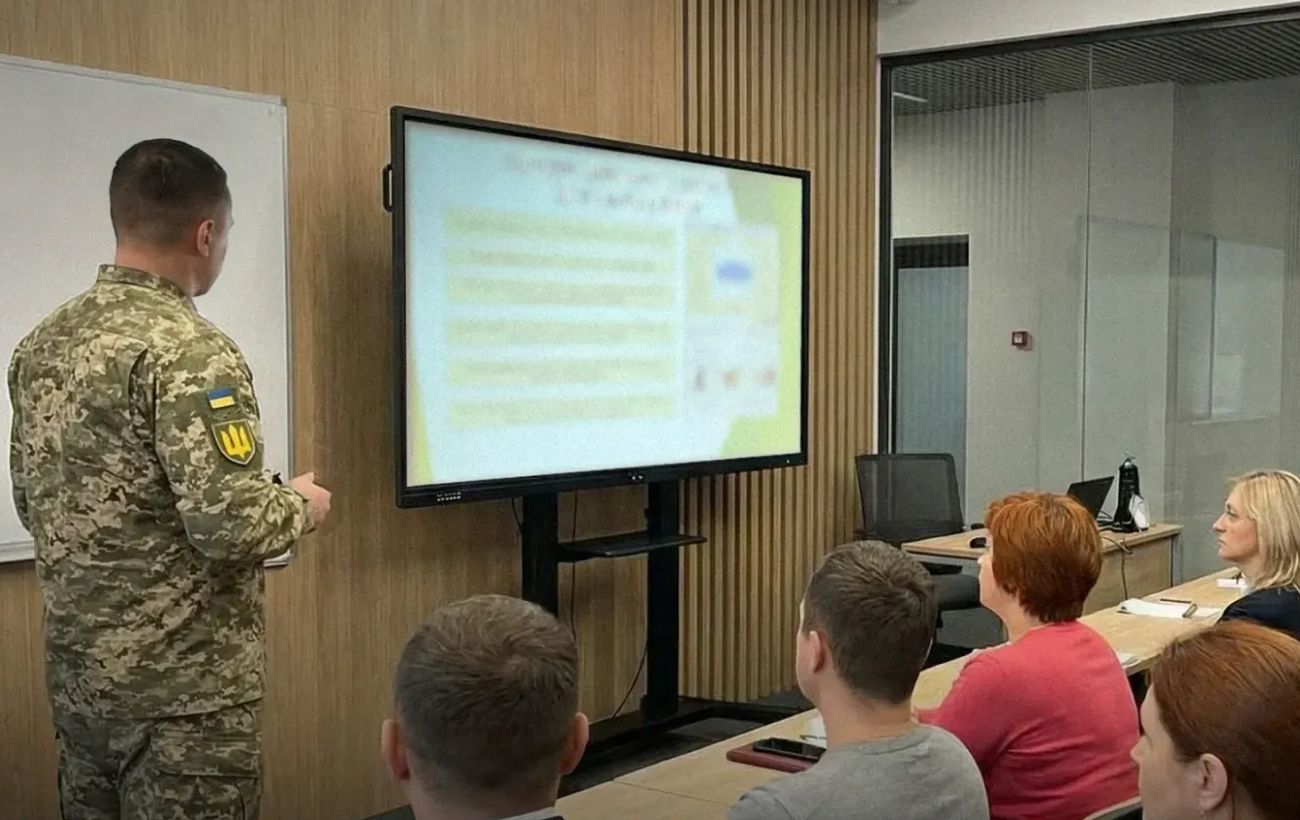 Зображення новини: Мобілізація в Україні: Міноборони запустило курси для держслужбовців