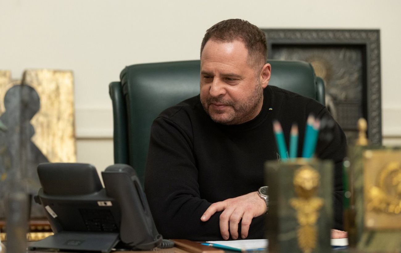 Зображення новини: Єрмак поновив право на адвокатську діяльність після відходу з ОП та обіцянок піти на фронт