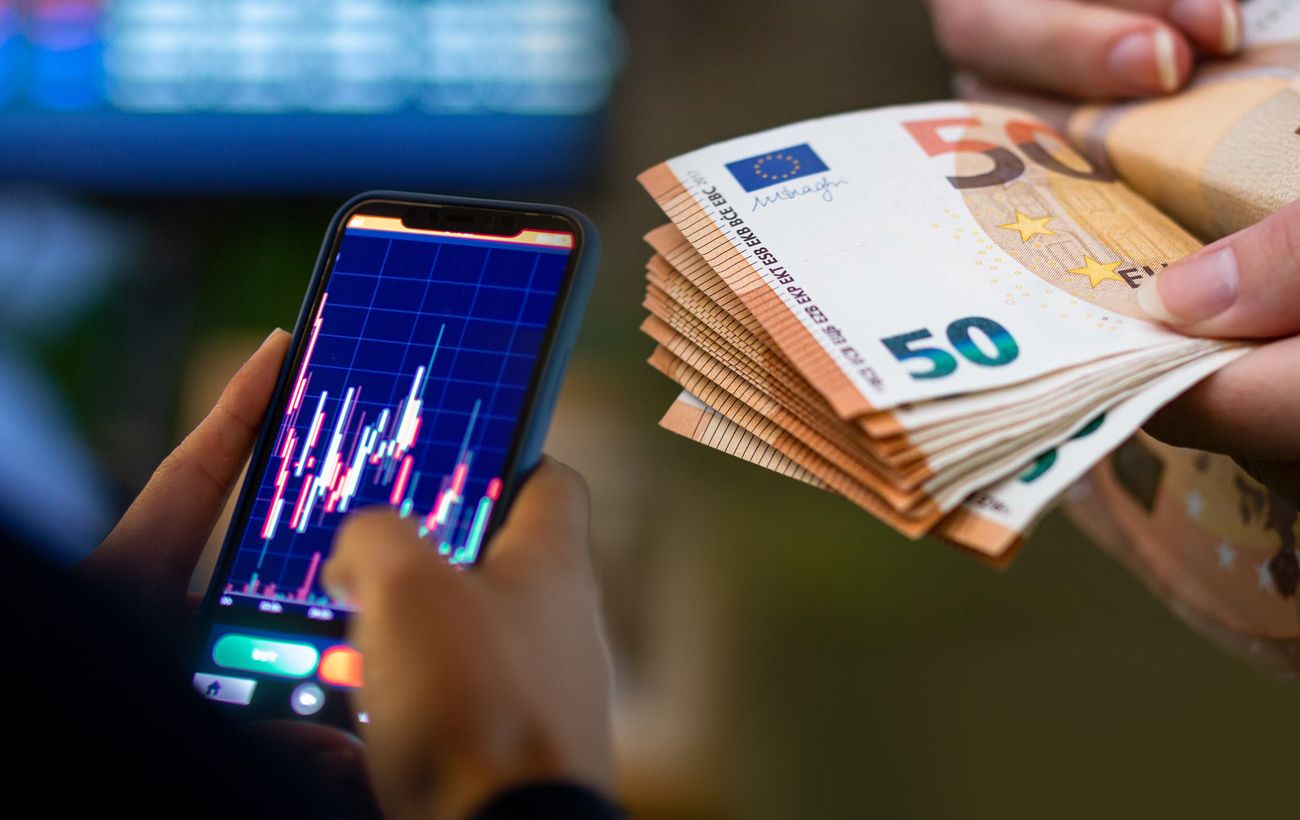 Зображення новини: Банки підняли вартість євро вище 51 гривні. Якого курсу очікувати в лютому