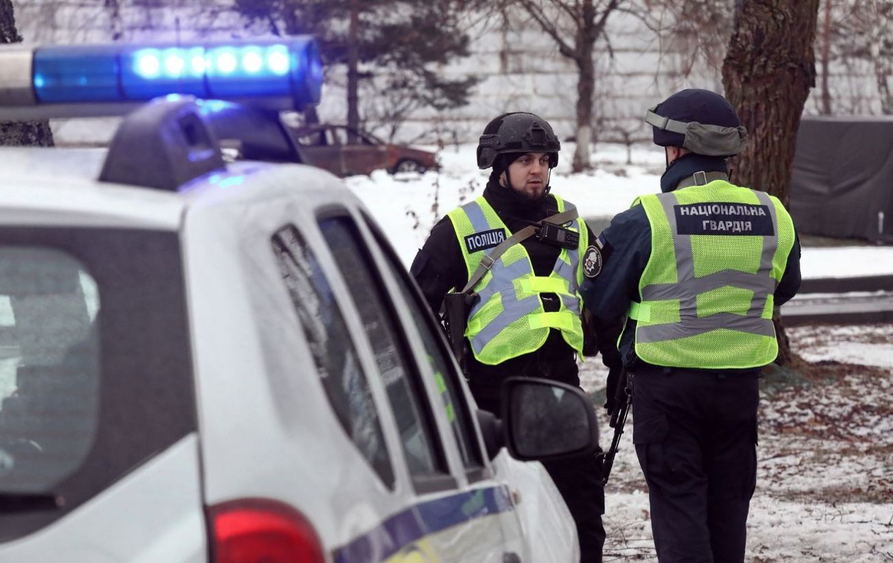 Зображення новини: Намагався підірвати гранатою поліцейських: на Київщині зі стрільбою затримано чоловіка