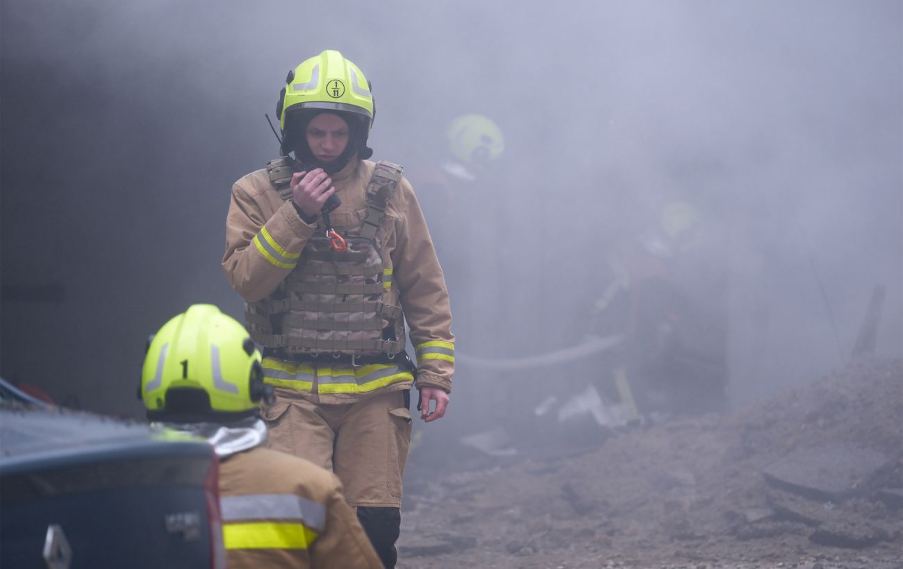 Зображення новини: Броди після атаки огорнув дим і різкий запах: школи закрили, людей просять бути вдома