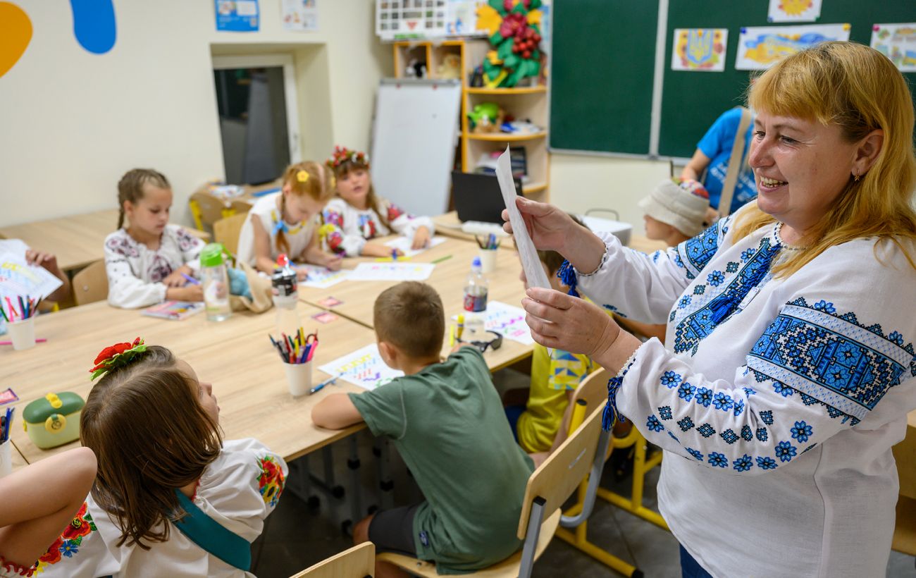 Зображення новини: Коли вчителі отримають перші підвищені зарплати: уряд назвав термін