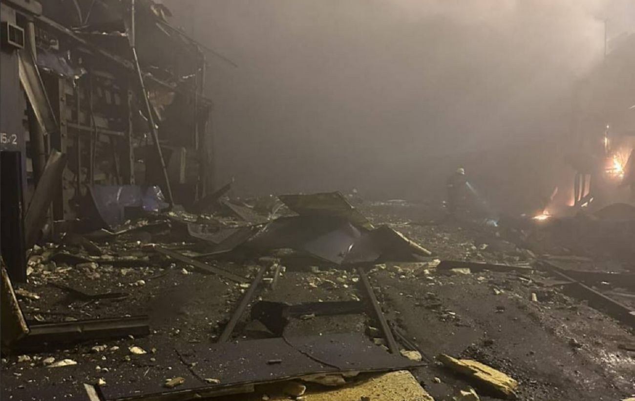 Зображення новини: РФ вдарила по порту "Південний" під Одесою: кадри пожежі та руйнувань