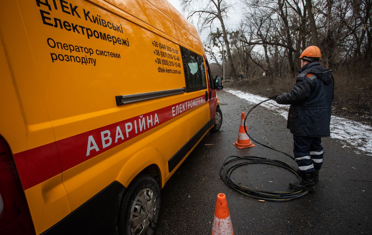 Зображення новини: 10 сантиметрів льоду: ДТЕК показав причину блекауту на Одещині (фото)