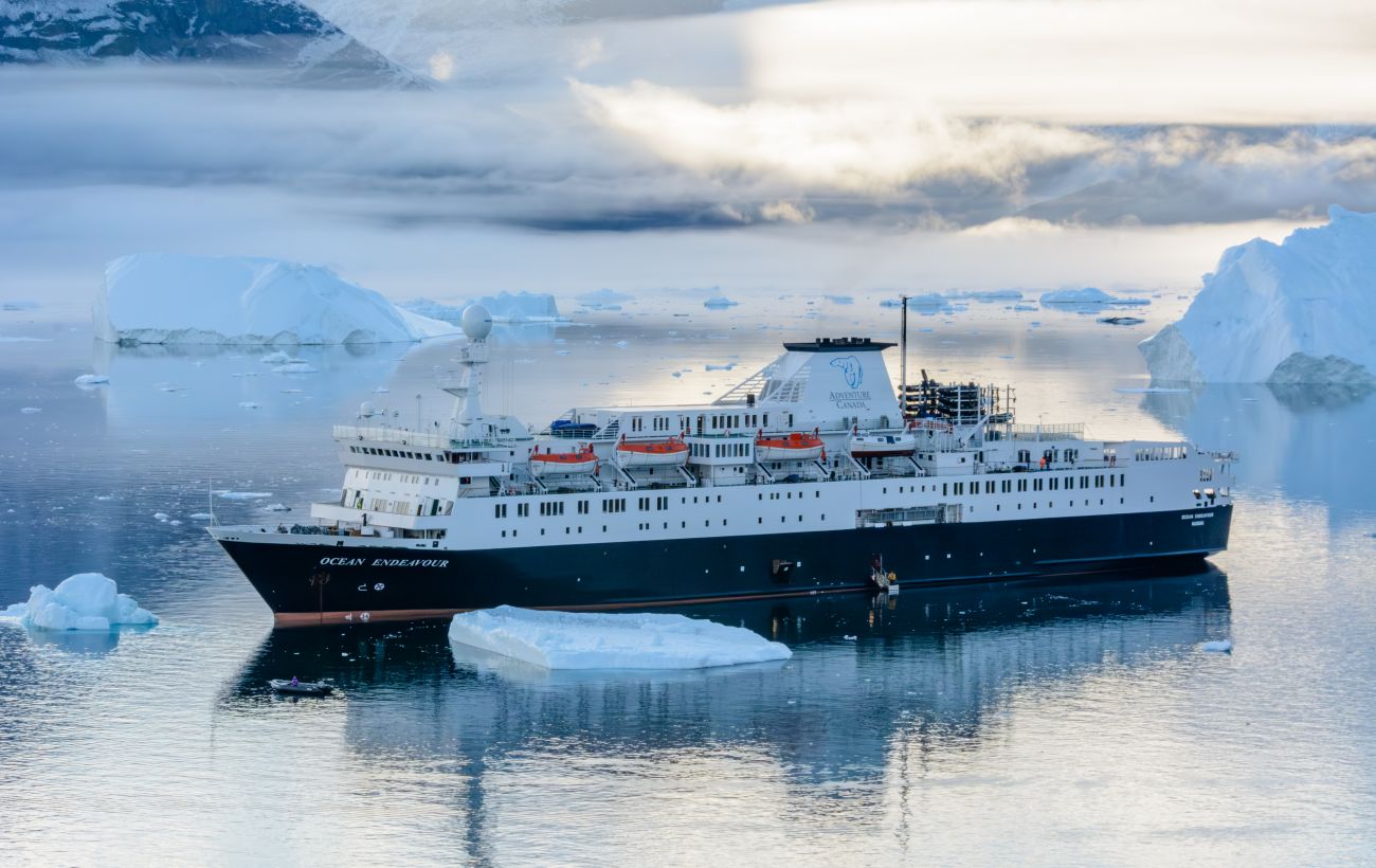 Зображення новини: Казарма для сил стримування РФ: Данія відправила до Гренландії колишнє радянське судно