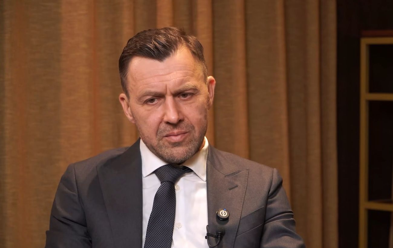 Зображення новини: "Звинувачую себе". Чоловік зірки "плюсів" поділився, як переживає загибель сина