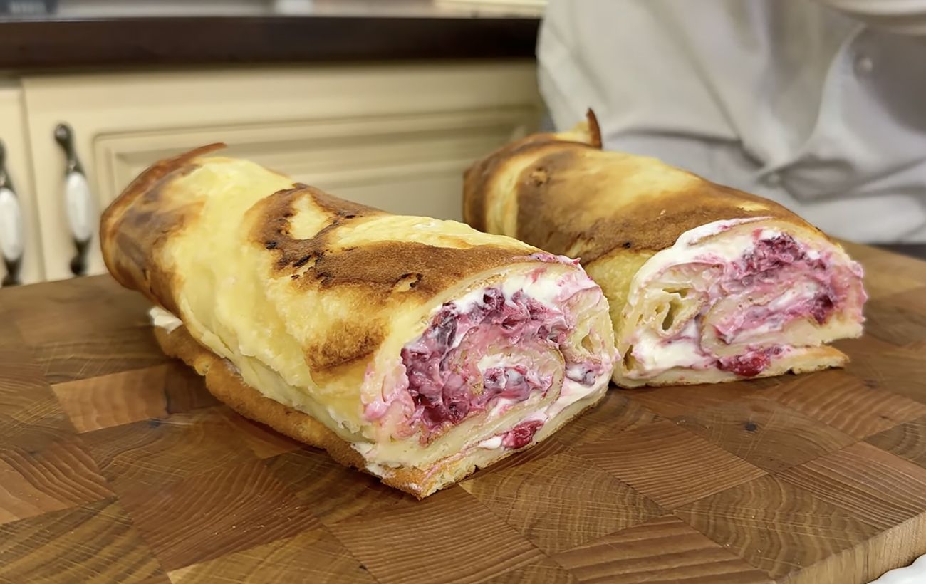 Зображення новини: Соковитий рулет з вишнями та кремом: він стане вашим улюбленим