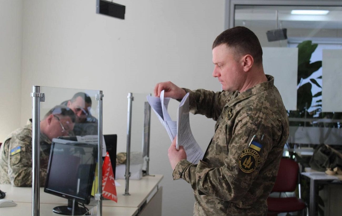 Зображення новини: Змушувати проходити ВЛК незаконно? Адвокат пояснив, навіщо насправді мають везти до ТЦК