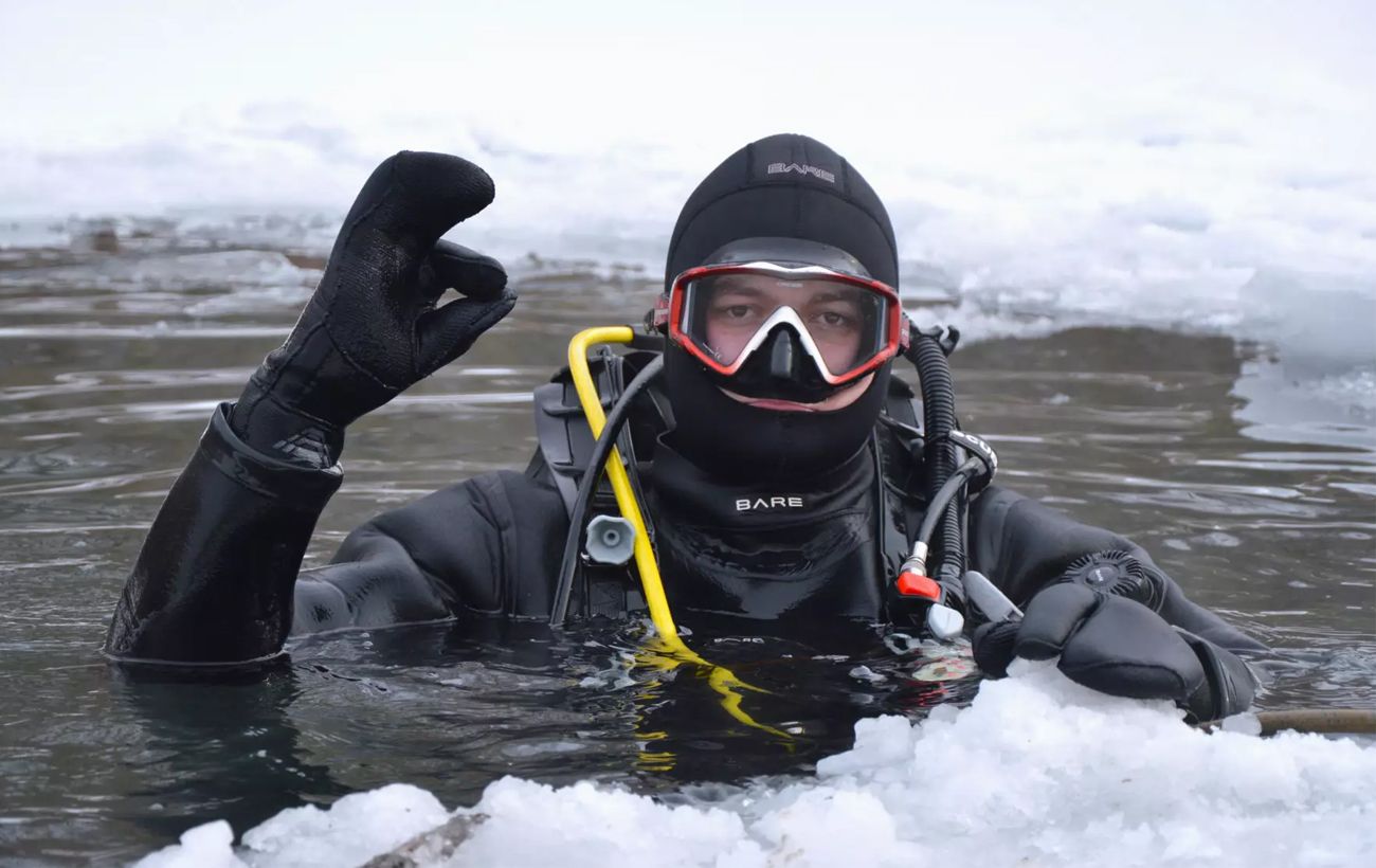 Зображення новини: Робота на межі при -15°C: водолази з Черкас провели унікальну операцію на ТЕЦ Києва після удару