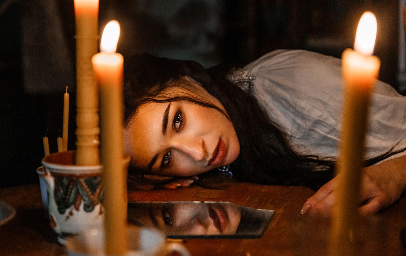 Зображення новини: FIЇNKA заспівала про страх і шлях уперед у новому містичному треку "Серце гримит" (відео)