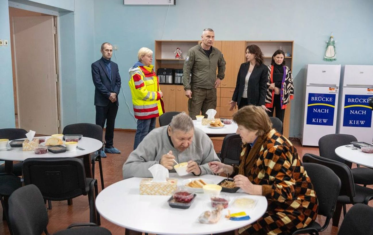 Зображення новини: Куди переселяють киян за відсутності тепла: Кличко показав умови проживання