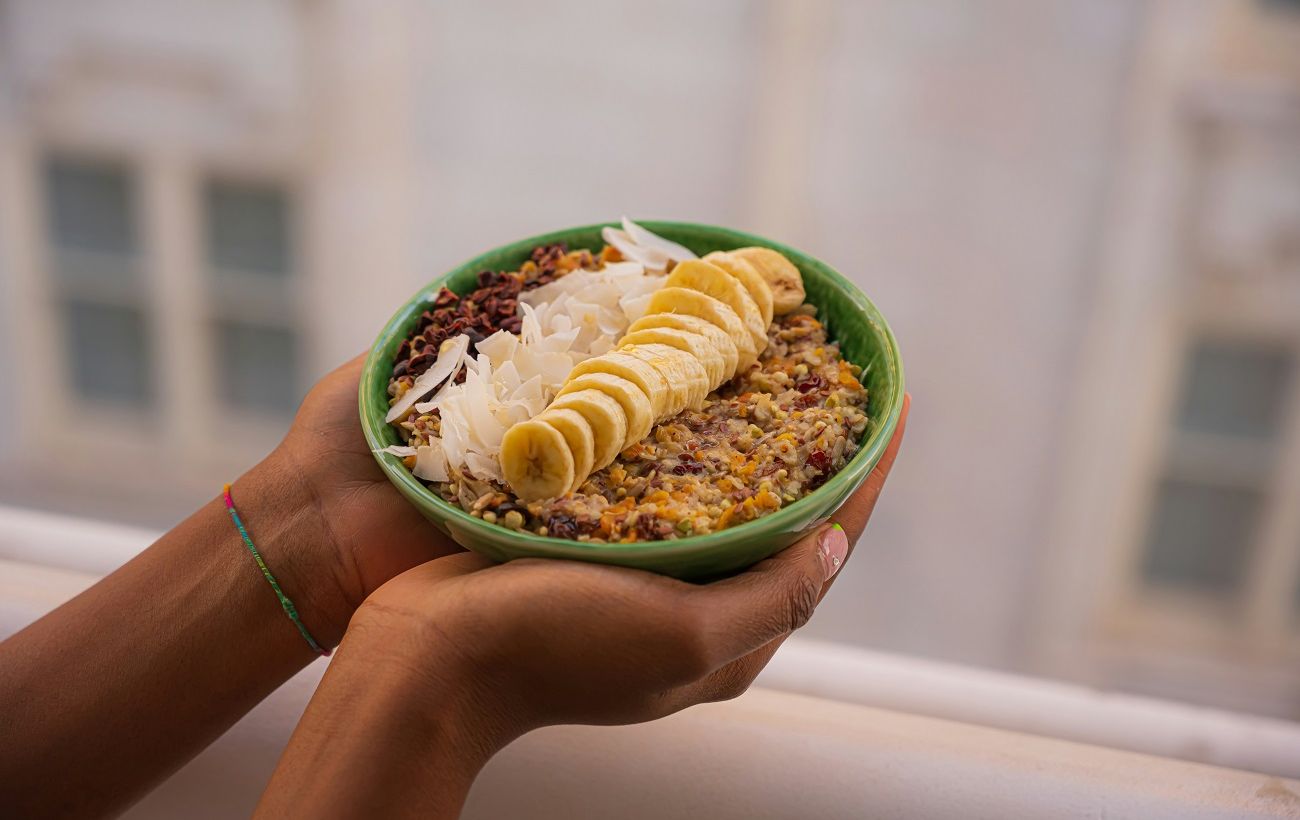 Зображення новини: Вівсянка може нашкодити: помилка на сніданок, яка провокує голод і стрибки цукру