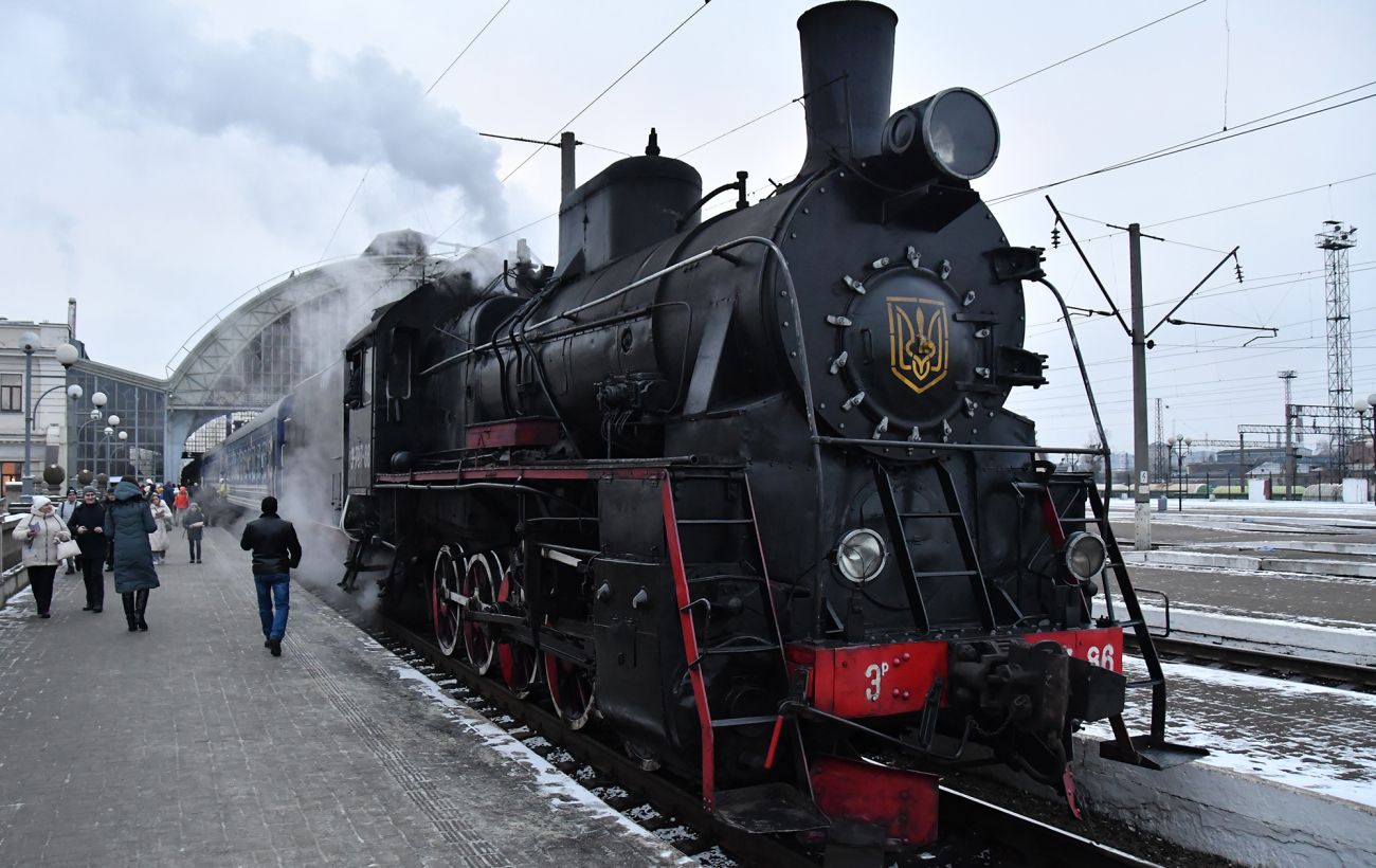 Зображення новини: Побачення під паротягом: УЗ запускає Романтичні експреси у Києві та Львові (розклад)
