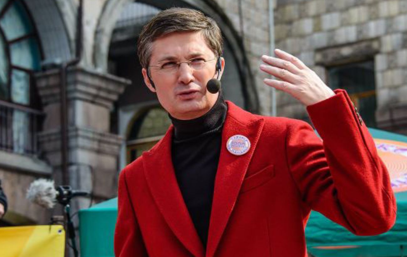 Зображення новини: "Караоке на Майдані" повертається: де виходитиме культове шоу і що зміниться