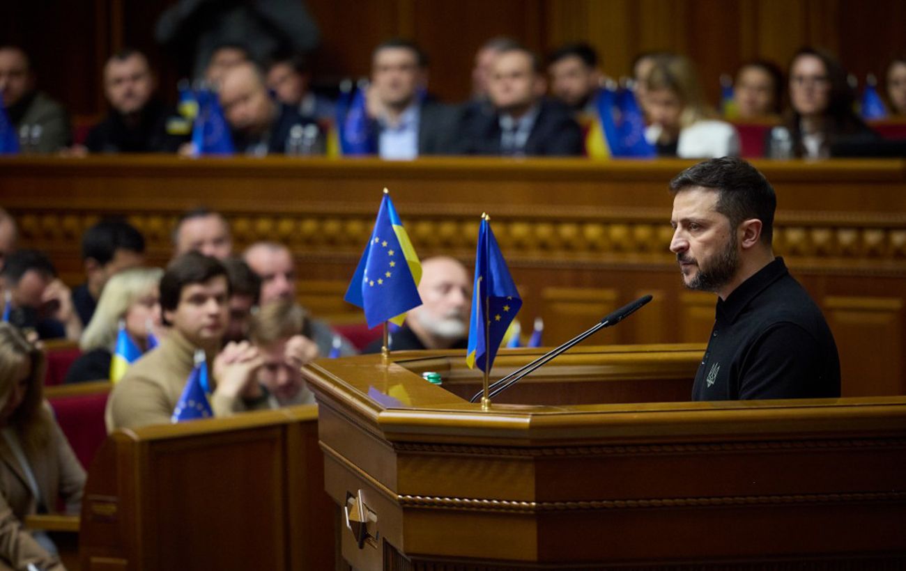 Зображення новини: У Зеленського відреагували на "інсайд" FT про вибори та референдум в Україні