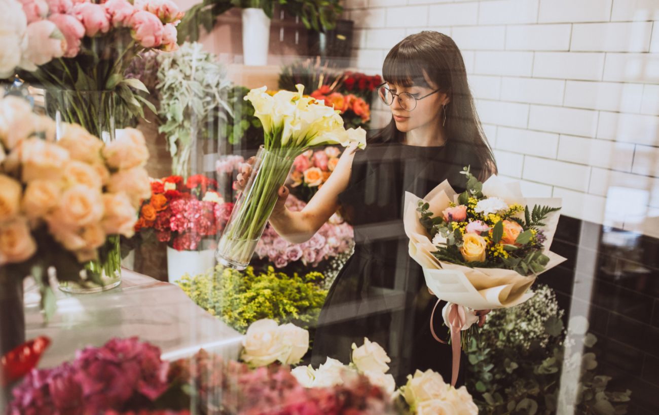 Зображення новини: Букет троянд за ціною смартфона: скільки коштують квіти в Києві і хто рекордсмен