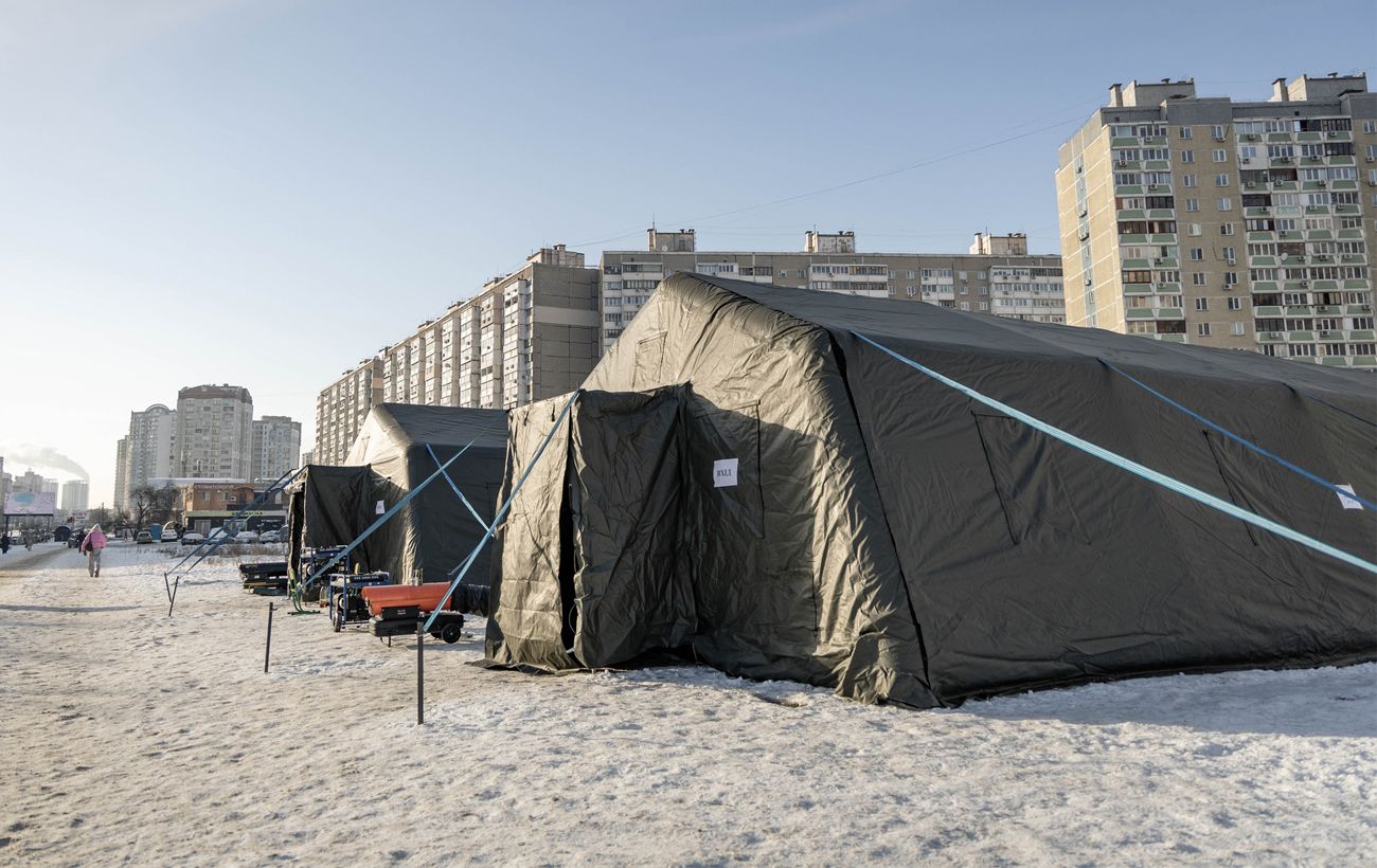 Зображення новини: Без тепла у Києві вже 3700 будинків, а понад 100 тисяч родин не мають світла (список районів)