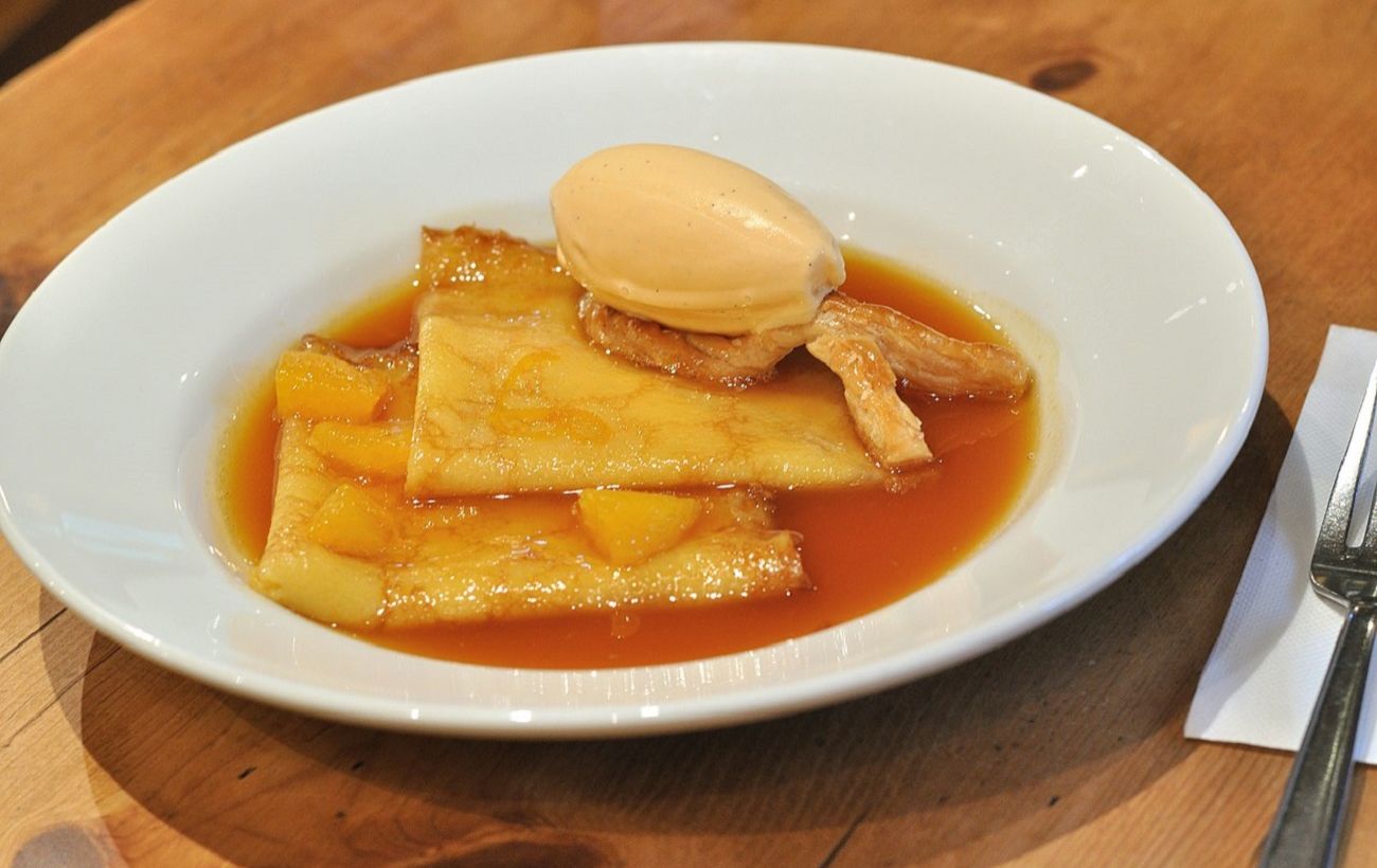 Зображення новини: Млинці "Креп Сюзетт"до Дня закоханих: французький десерт легко повторити вдома