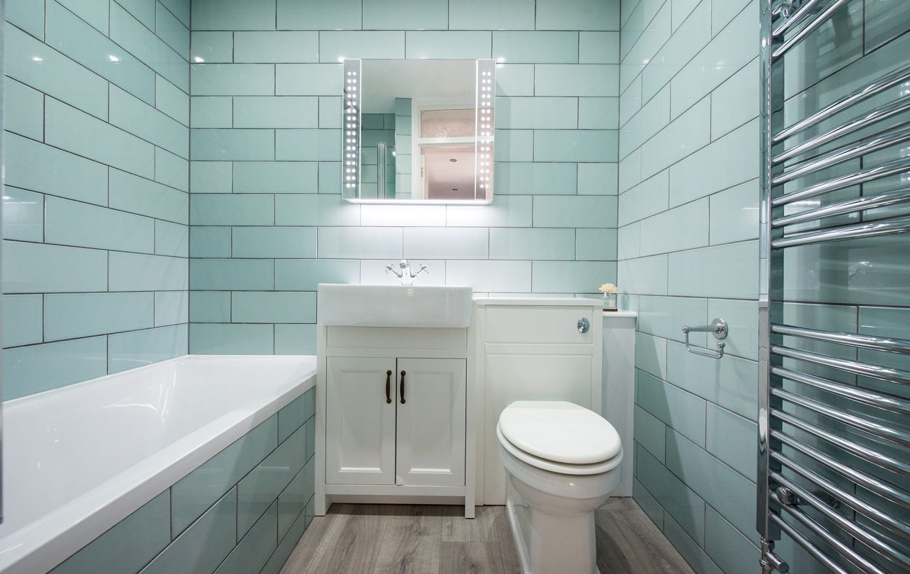 Зображення новини: Сіль в унітазі лише нашкодить: киян попередили про небезпечний фейк щодо каналізації