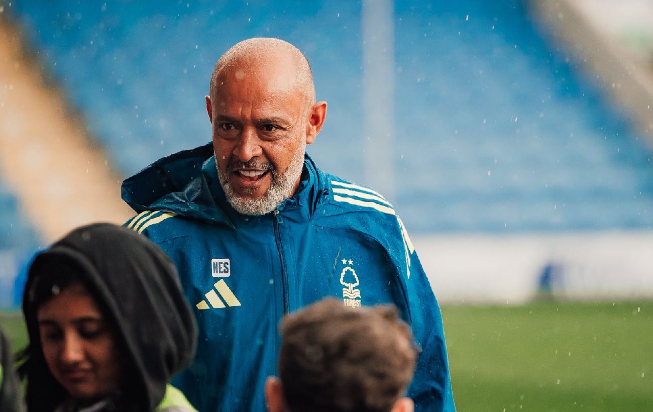 Зображення новини: "Ноттінгем Форест" сенсаційно звільнив тренера Санту: що чекає на Зінченка